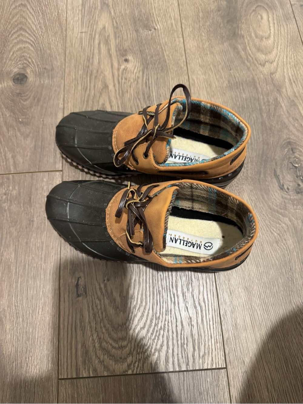 Magellan Outdoor Duck Boots Women’s size 6